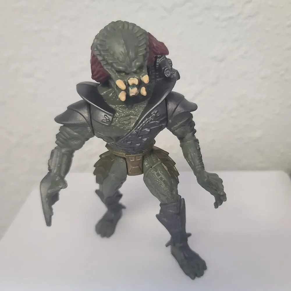 Vintage 1993 Kenner Scavage Predator action figure The Ultimate Alien Hunter